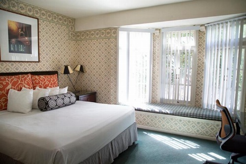 Marina Inn image 6